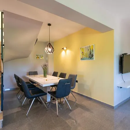 Holiday home Giovanni Maria Vinez