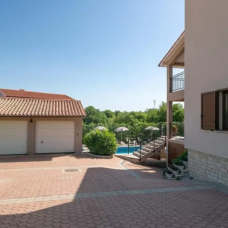 Giovanni Maria Holiday home Vinez